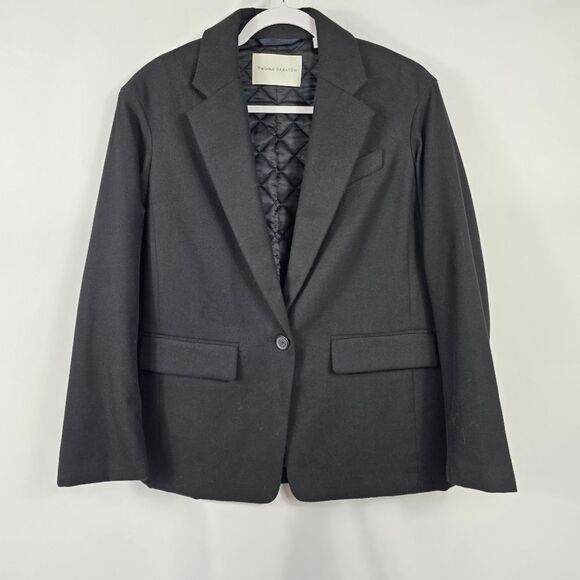 Aritzia Jackets & Blazers - Aritzia The Group by Babaton Lined Blazer like Jacket in Black Size 1